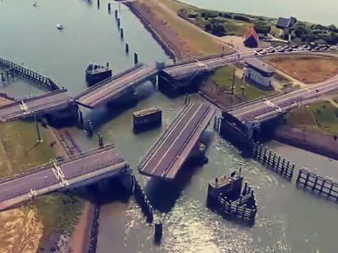 一眼以為是橋從中間斷開(kāi)，再看一眼原來(lái)是設(shè)計(jì)師用心良苦